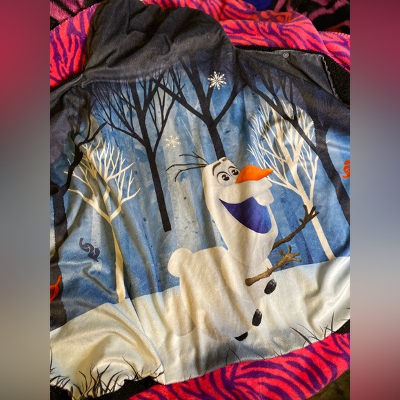 Frozen 2 Olaf fleece cape - Picture 9 of 10